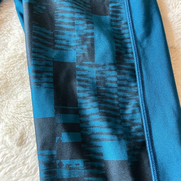 Under Armour womens capris workout pants - Picture 4 of 6